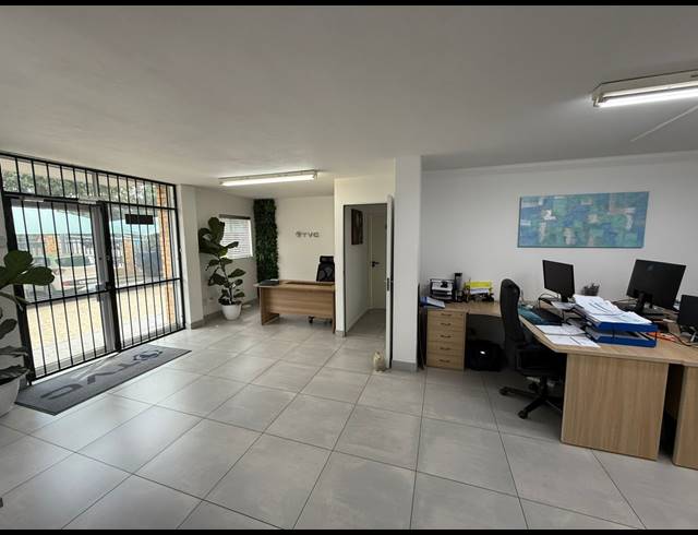 400M² WAREHOUSE TO LET IN SPARTAN